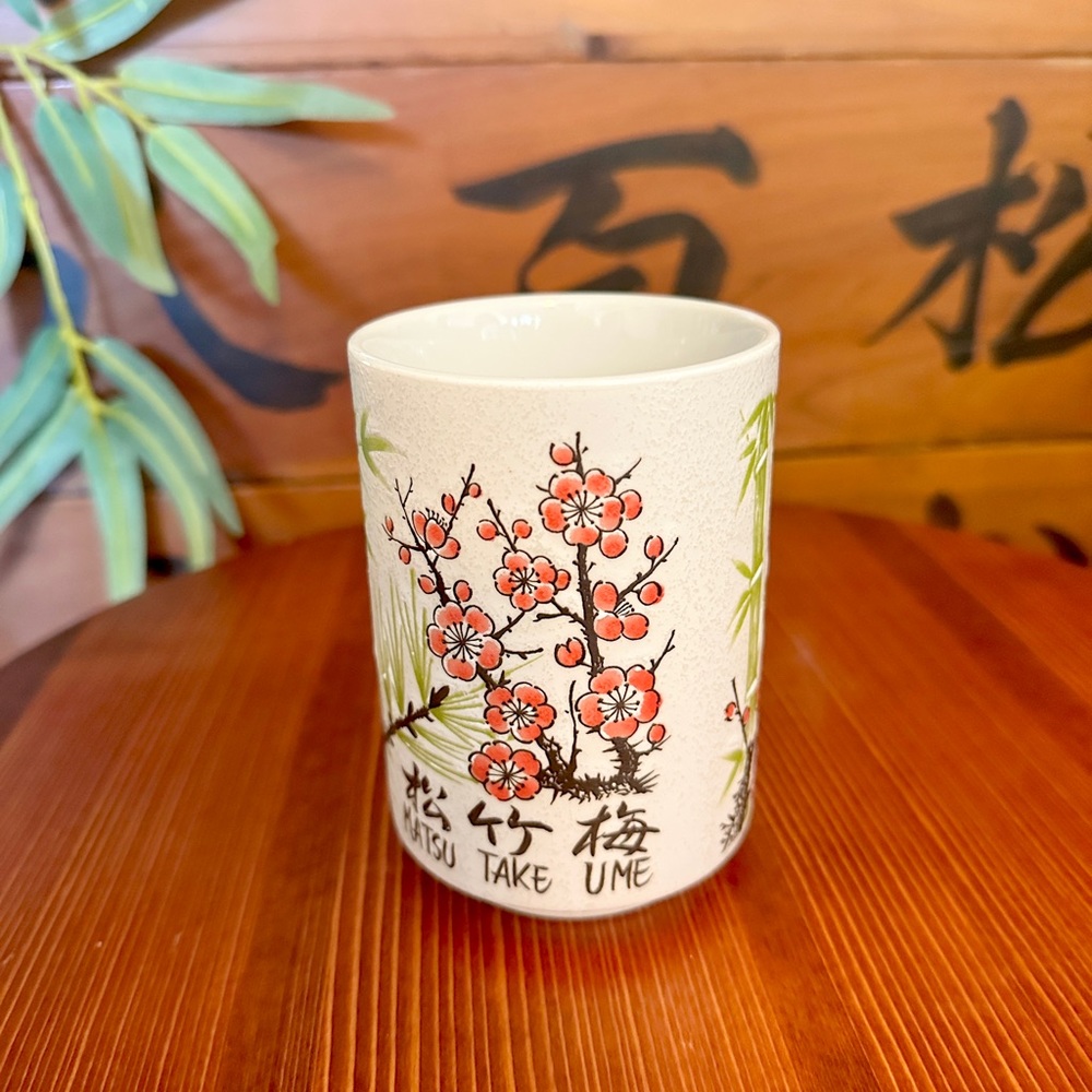 Mino ware Japan Sushi Yunomi Chawan Tea Cup Matsu Take Ume Pine Bamboo Plum